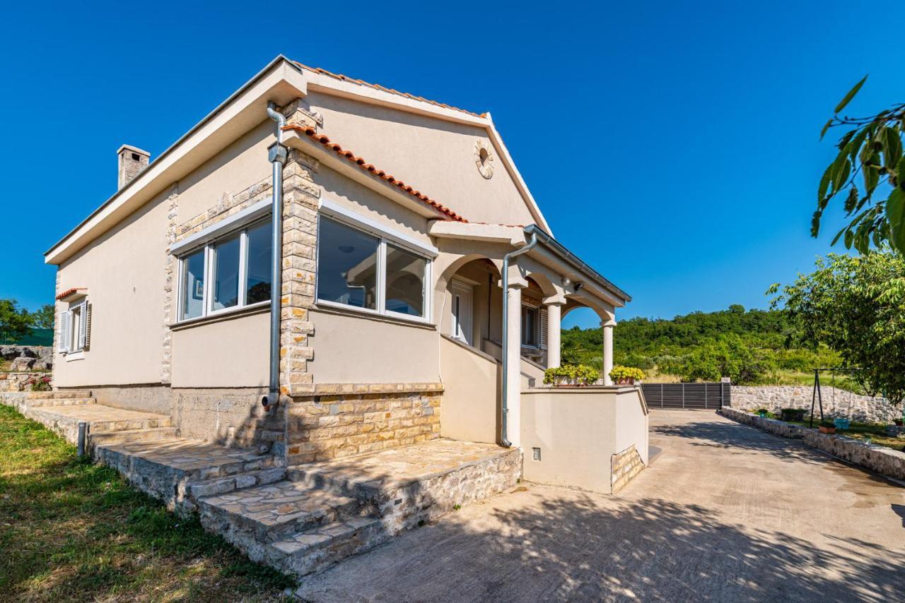 Nadin Holiday Home Ante With Beautiful Private Garden מראה חיצוני תמונה