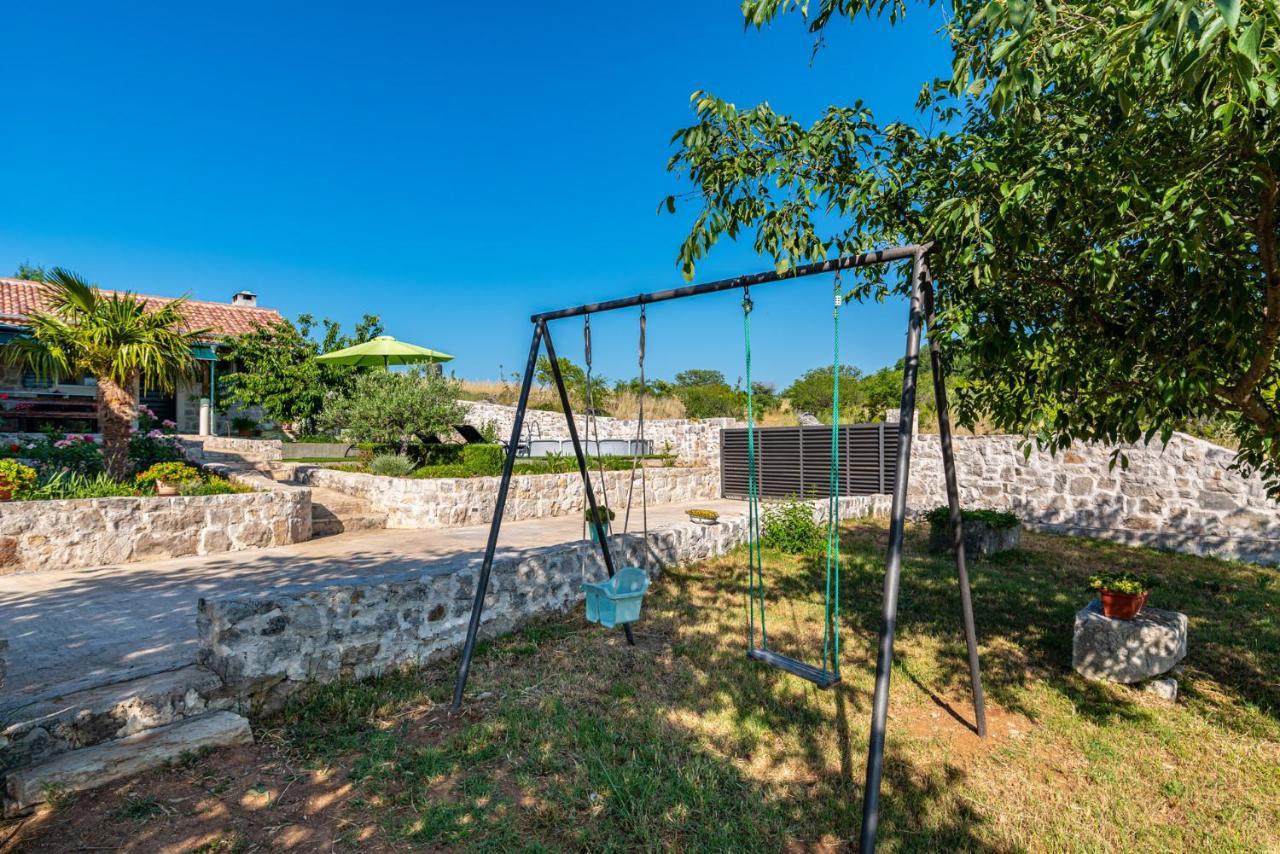 Nadin Holiday Home Ante With Beautiful Private Garden מראה חיצוני תמונה