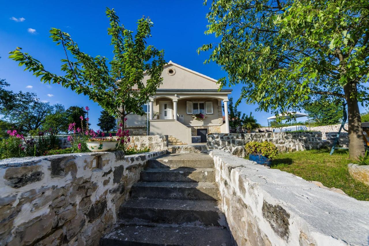 Nadin Holiday Home Ante With Beautiful Private Garden מראה חיצוני תמונה