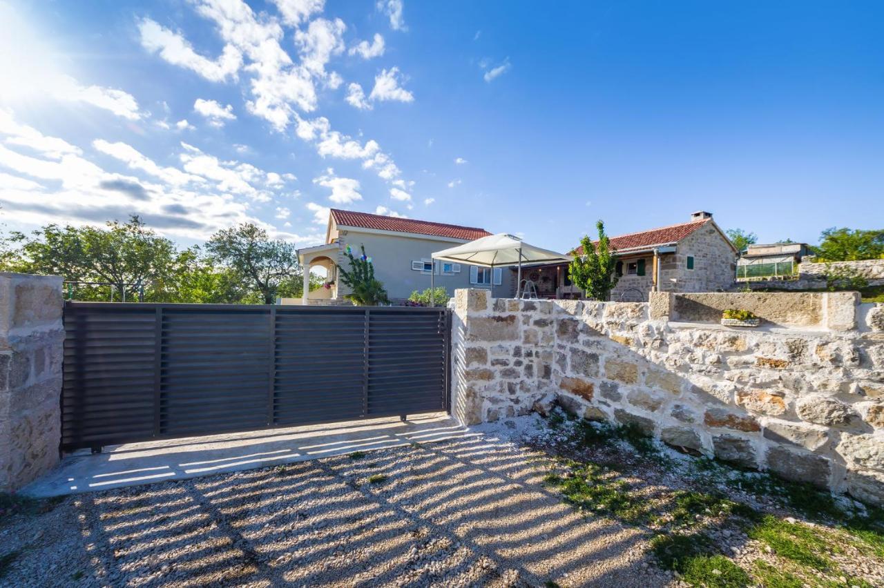Nadin Holiday Home Ante With Beautiful Private Garden מראה חיצוני תמונה