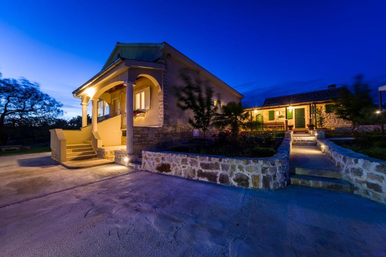 Nadin Holiday Home Ante With Beautiful Private Garden מראה חיצוני תמונה